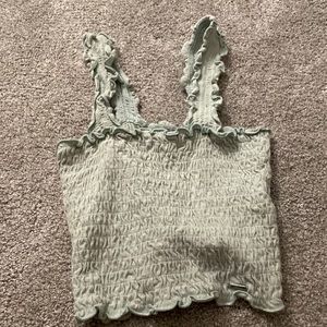 green hollister scrunch crop top